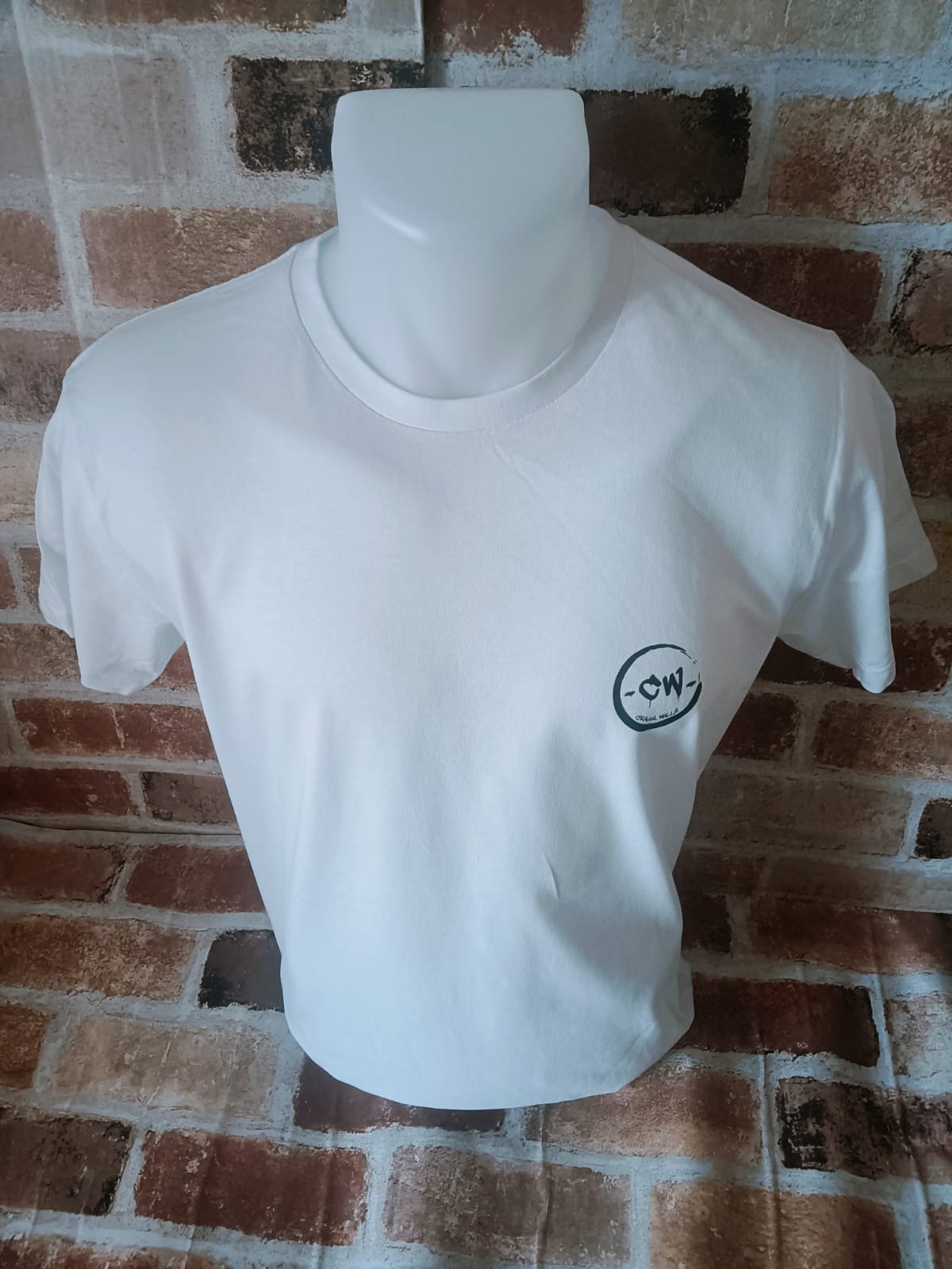 T-Shirt Limited Edition "Lascia che ti sottovalutino" - immagine 3